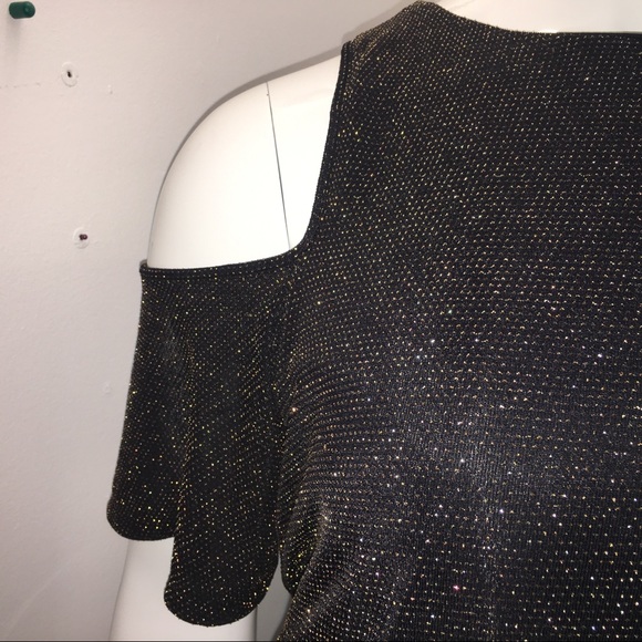 Shimmery dress off shoulders (never used) - Picture 3 of 9